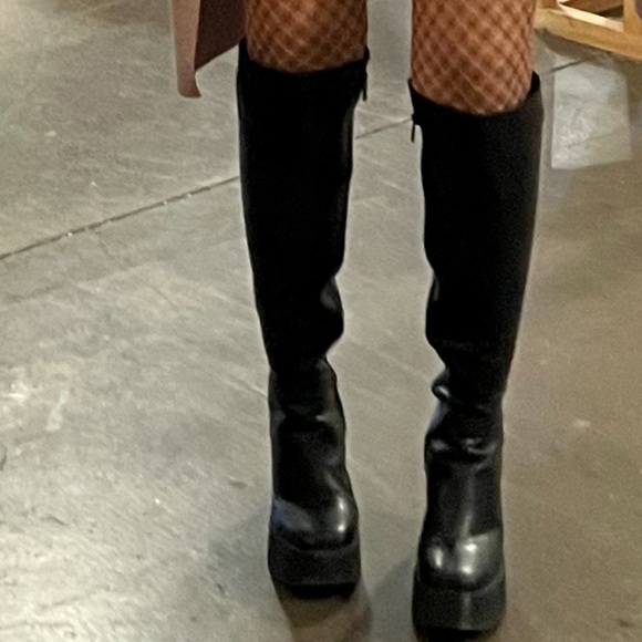 Lamoda LMF856 High Knee Black PU Leather Boot, descent condition - Picture 6 of 14